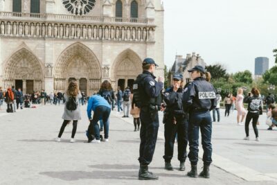 Un policier écroué à Paris pour préparation d&rsquo;acte terroriste : ce que révèle l&rsquo;affaire d&rsquo;ultradroite