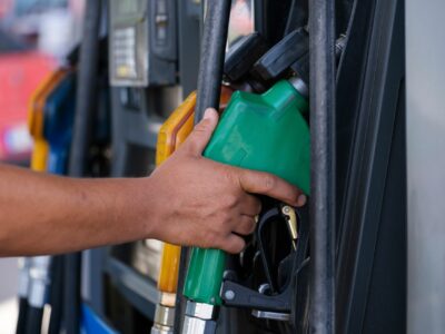Carburants : gazole record à 2,39 €, aides prolongées — et comment payer moins cher